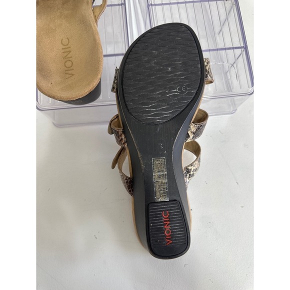 Vionic Snake Print Wedge Sandals Adjustable Buckle Straps Comfortable Size 9 - Picture 4 of 7